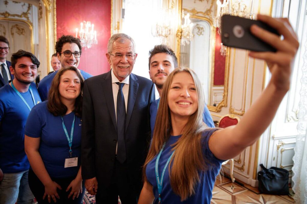 Rappresentanza Euroapprentices Italia con presidente Alexander Van der Bellen